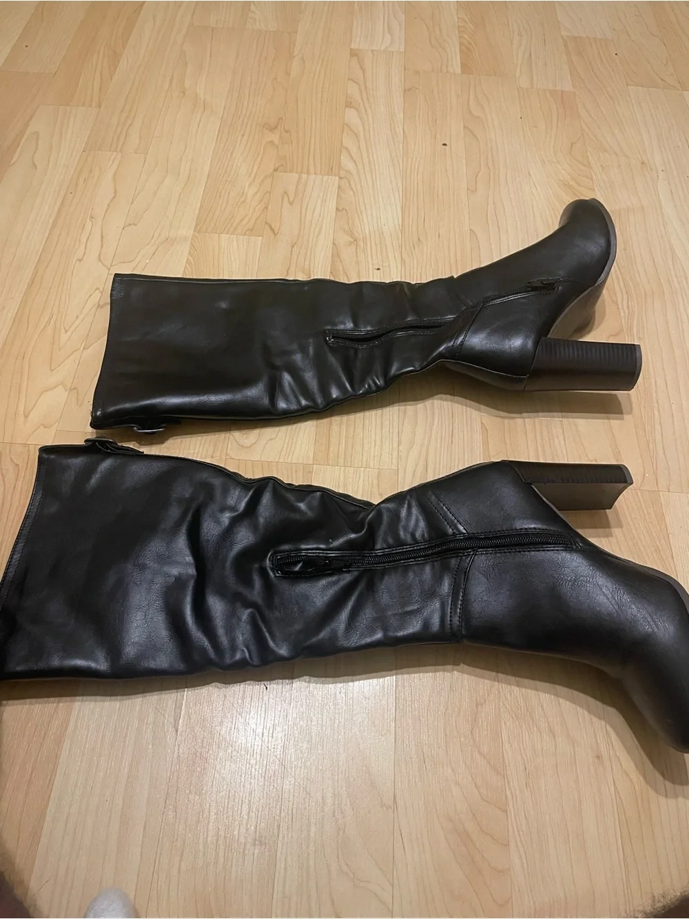 N/A stylish black